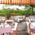 Отель Dorint Strandhotel Binz/ruegen Остзебад Бинц
