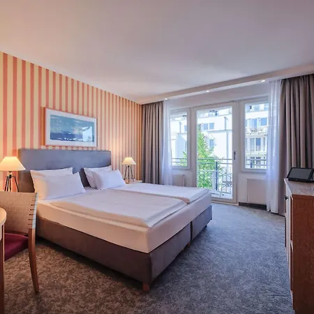 Dorint Strandhotel Binz/ruegen 4* בינץ